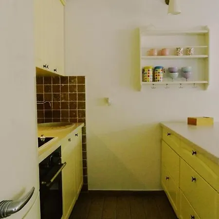 Doel Apartment *