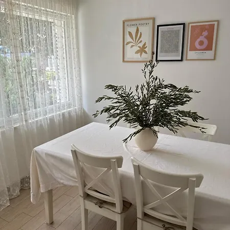 Doel-parking , 2 Minutes To The *