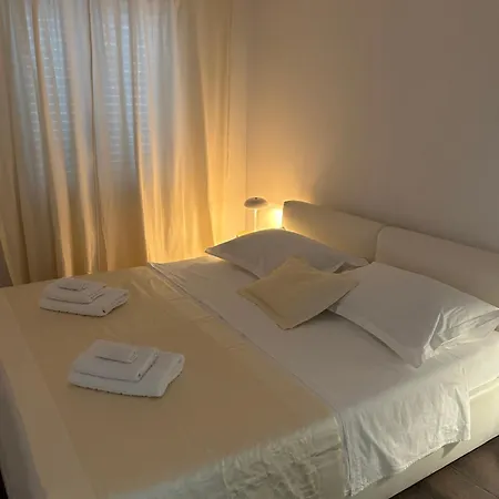 Doel-parking , 2 Minutes To The Split